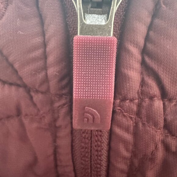 The North Face Endeavor ThermoBall Jacket Hybrid Quilted Hoodie Womens XS Maroon - Picture 8 of 9